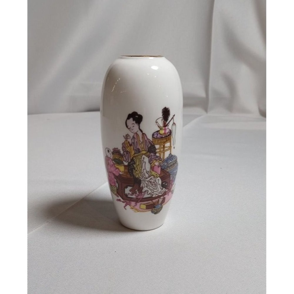 Bone China Brinton Taiwan Mini Vase 5" Tall‎ (5e5)